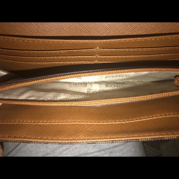 Michael Kors wallet - Picture 5 of 5